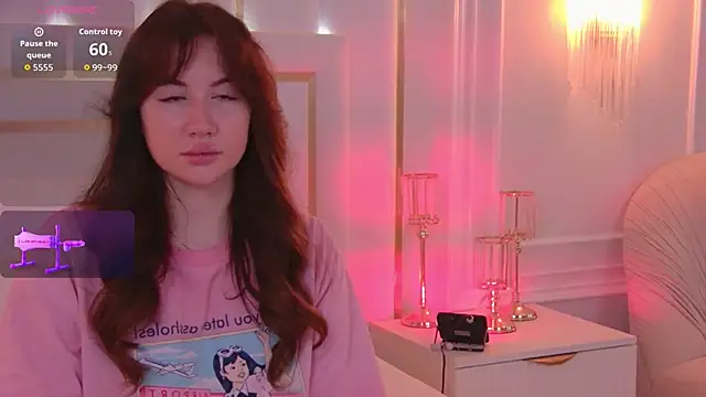 Snapshot of MeganStrain chatting on October 2025 03:36:01 AM MeganStrain online show from October 2025 03:36:01 AM