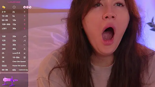 Snapshot of MeganStrain chatting on November 2025 03:07:01 AM MeganStrain online show from November 2025 03:07:01 AM