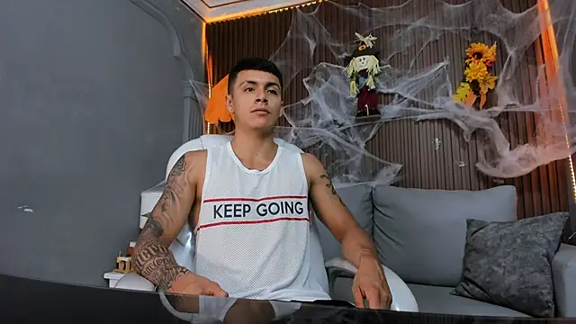 Leo santoro online show from October 2025 03:29:02 PM