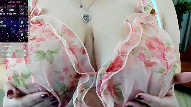 Snapshot of WifeyXRated chatting on March 2025 08:43:01 AM WifeyXRated online show from March 2025 08:43:01 AM