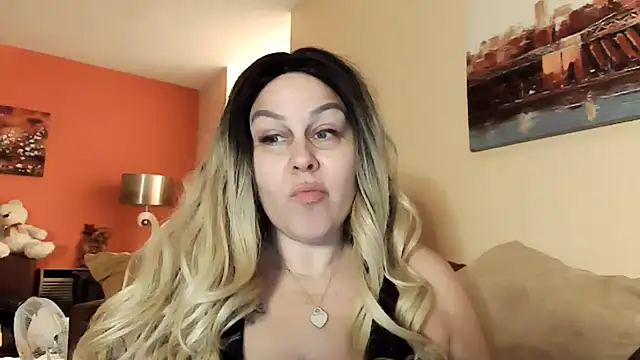 Snapshot of number1slut chatting on January 2025 02:08:02 AM number1slut online show from January 2025 02:08:02 AM