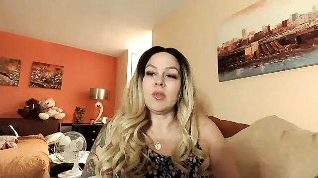 Snapshot of number1slut chatting on January 2025 11:06:01 PM number1slut online show from January 2025 11:06:01 PM