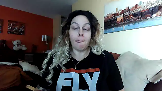 Snapshot of number1slut chatting on January 2025 07:11:01 PM number1slut online show from January 2025 07:11:01 PM