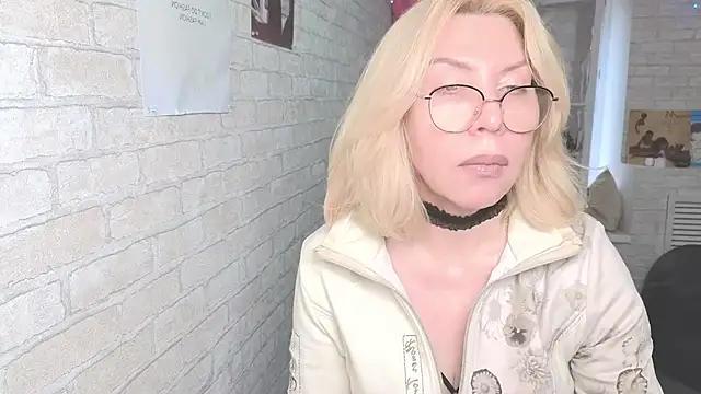 Wendy Waves online show from October 2025 10:41:01 AM