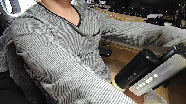 Snapshot of BenReich chatting on October 2025 08:46:02 PM BenReich online show from October 2025 08:46:02 PM