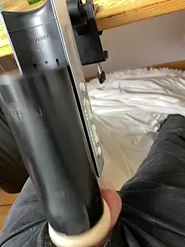 Snapshot of BenReich chatting on November 2025 02:00:02 AM BenReich online show from November 2025 02:00:02 AM