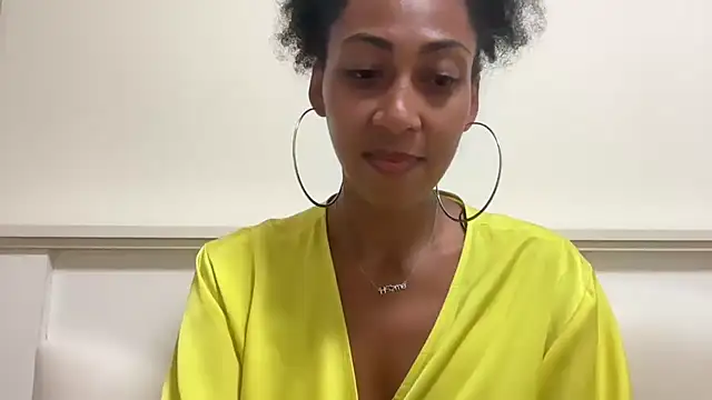 Vaylisse online show from October 2025 04:17:01 PM