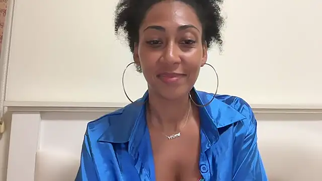 Vaylisse online show from October 2025 06:32:01 PM