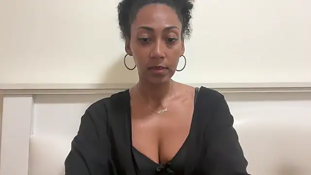 Vaylisse online show from December 2025 04:13:01 PM