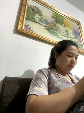 Nhung584 online show from October 2025 01:28:02 PM