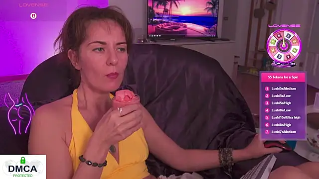 Snapshot of Witch_in_Silk chatting on September 2025 09:07:02 PM Witch in Silk online show from September 2025 09:07:02 PM