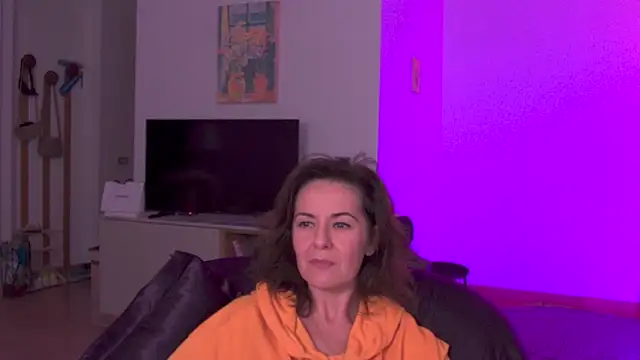 Snapshot of Witch_in_Silk chatting on October 2025 01:20:01 AM Witch in Silk online show from October 2025 01:20:01 AM