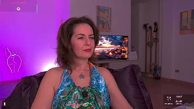 Snapshot of Witch_in_Silk chatting on October 2025 08:32:01 PM Witch in Silk online show from October 2025 08:32:01 PM