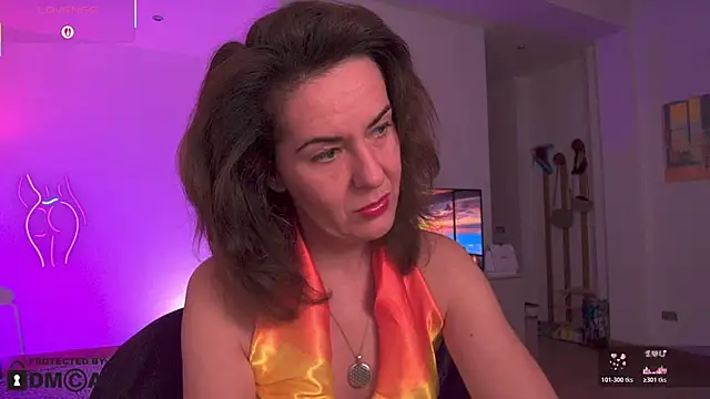 Snapshot of Witch_in_Silk chatting on November 2025 07:56:02 PM Witch in Silk online show from November 2025 07:56:02 PM