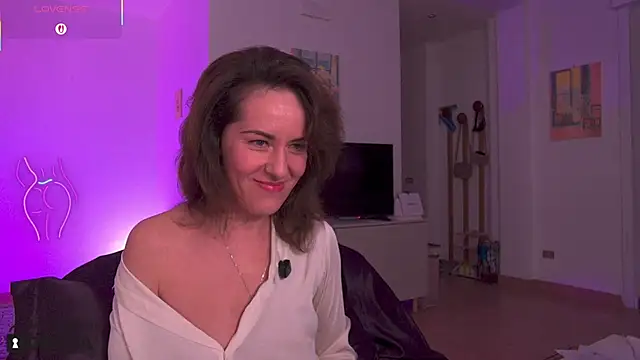 Snapshot of Witch_in_Silk chatting on November 2025 10:30:02 PM Witch in Silk online show from November 2025 10:30:02 PM