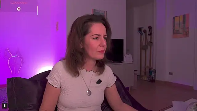 Snapshot of Witch_in_Silk chatting on November 2025 09:46:02 PM Witch in Silk online show from November 2025 09:46:02 PM