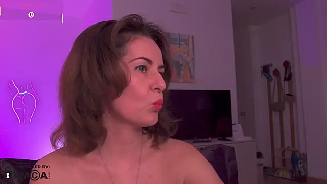 Snapshot of Witch_in_Silk chatting on November 2025 08:47:01 PM Witch in Silk online show from November 2025 08:47:01 PM