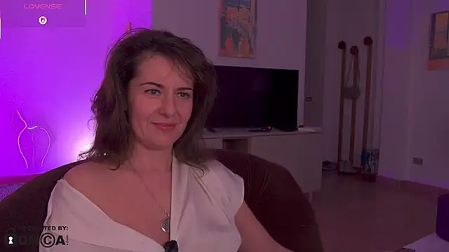 Snapshot of Witch_in_Silk chatting on November 2025 04:07:01 PM Witch in Silk online show from November 2025 04:07:01 PM