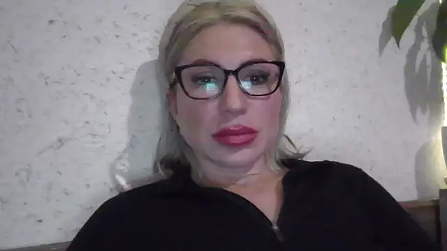 Snapshot of fox_red_lady7 chatting on April 2026 08:55:02 PM fox red lady7 online show from April 2026 08:55:02 PM