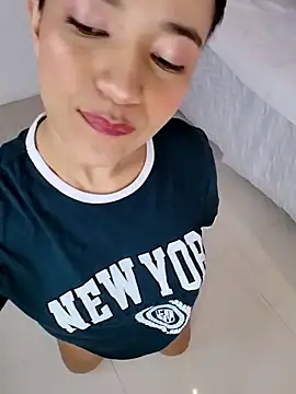 LUNAA    online show from October 2025 03:38:01 AM