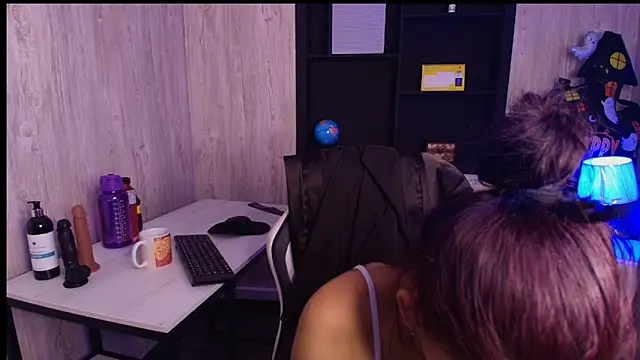 Mia Esposito2 online show from October 2025 02:41:01 AM