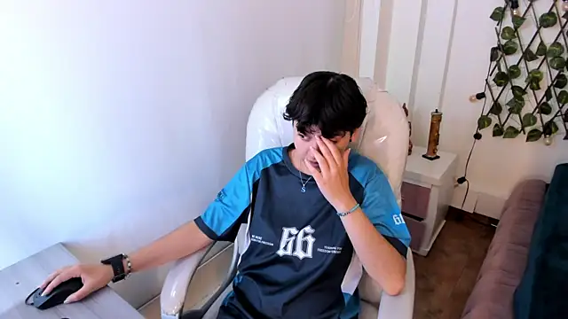 Nathaly ds online show from November 2025 07:34:02 PM