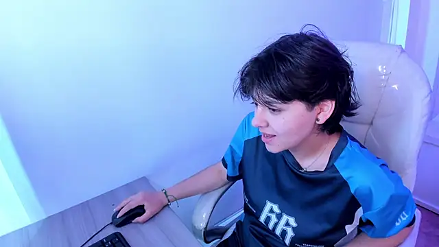 Nathaly ds online show from February 2026 04:43:01 PM