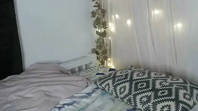 Snapshot of lishainparis18 chatting on October 2025 08:22:02 AM lishainparis18 online show from October 2025 08:22:02 AM