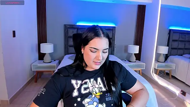 sofiacaramel online show from December 2025 04:12:02 PM