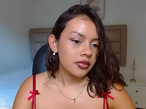 Mariannexoxx online show from November 2025 07:47:01 PM