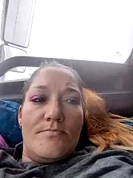 Snapshot of SnowBunny1224 chatting on December 2025 07:20:02 PM SnowBunny1224 online show from December 2025 07:20:02 PM