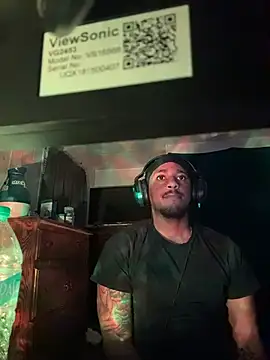 tyrek5051 online show from November 2025 05:40:01 AM