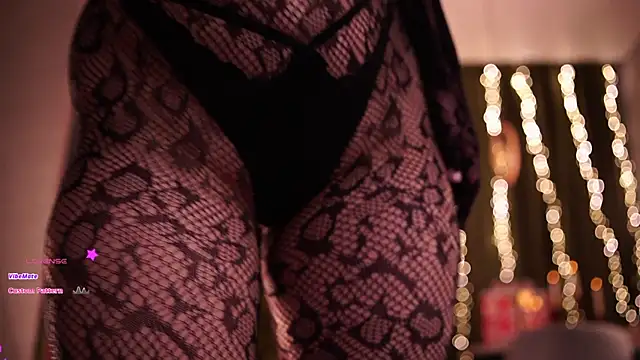 Snapshot of MaryHols chatting on December 2025 04:47:01 PM MaryHols online show from December 2025 04:47:01 PM