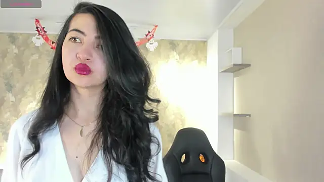 Saya Amaretto1 online show from October 2025 07:15:01 PM