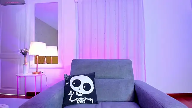 AuroraMiiller online show from November 2025 09:02:02 PM