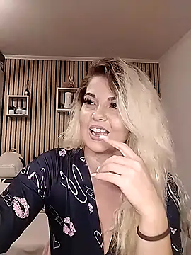 Snapshot of Mayaaaaaa_ chatting on November 2025 09:24:02 PM Mayaaaaaa online show from November 2025 09:24:02 PM