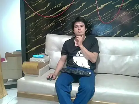 Snapshot of invincible200 chatting on December 2025 03:06:01 PM invincible200 online show from December 2025 03:06:01 PM