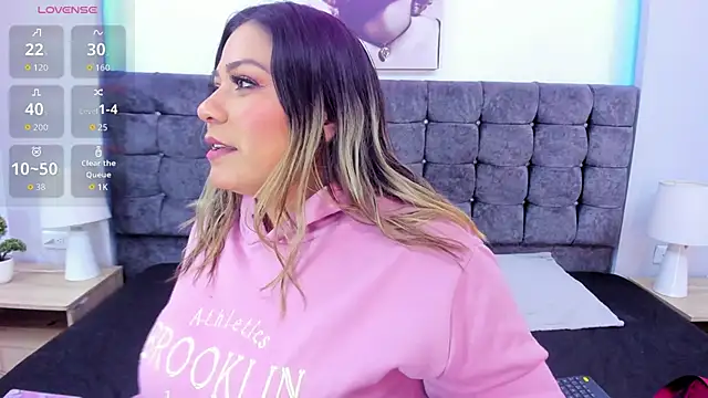 isabella horney  online show from November 2025 08:21:01 PM