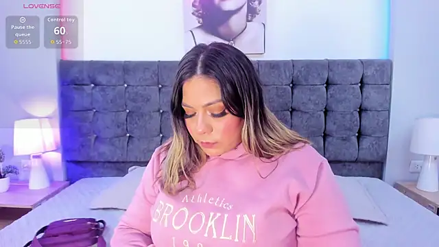 isabella horney  online show from November 2025 07:34:02 PM