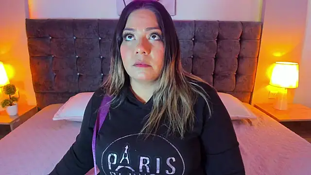 isabella horney  online show from January 2026 08:11:02 PM