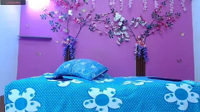 skinnybarbie022 online show from June 2026 12:49:01 AM