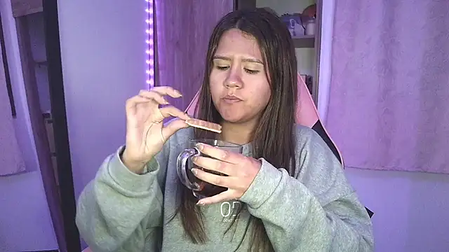 Oliviawatson1 online show from October 2025 12:31:01 AM