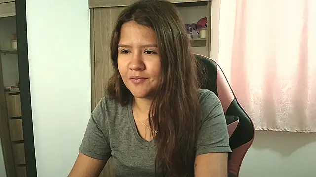 Oliviawatson1 online show from October 2025 01:55:02 PM