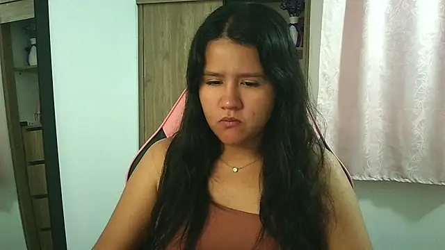 Oliviawatson1 online show from November 2025 01:01:01 PM