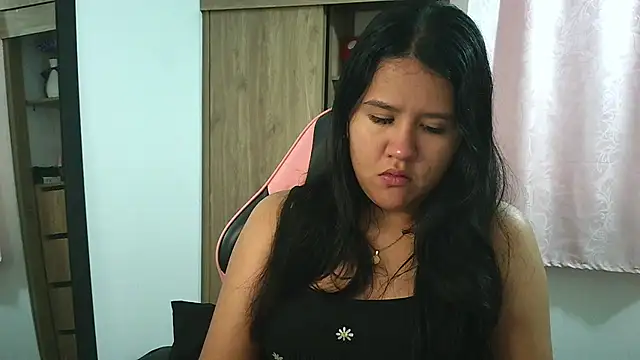 Oliviawatson1 online show from December 2025 01:09:02 PM