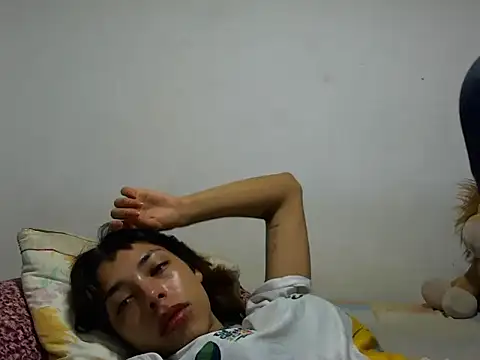 MeganAndMaxxh online show from October 2025 04:57:02 AM