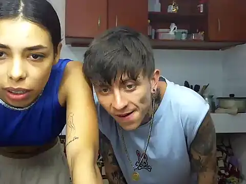 MeganAndMaxxh online show from November 2025 11:03:01 PM