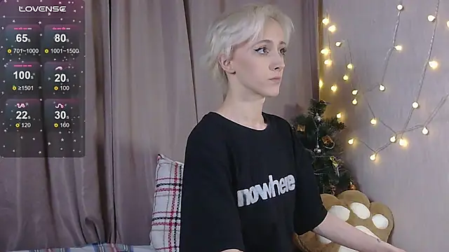 Snapshot of NextVibe_ chatting on December 2025 07:54:02 PM NextVibe online show from December 2025 07:54:02 PM