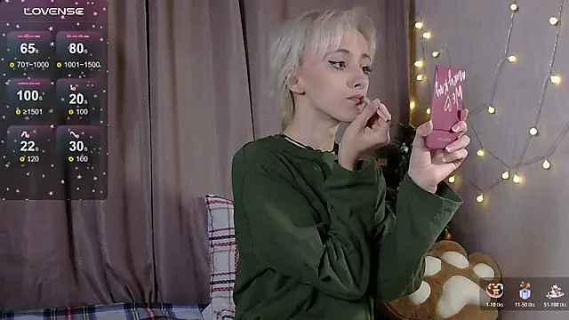 Snapshot of NextVibe_ chatting on December 2025 06:27:01 PM NextVibe online show from December 2025 06:27:01 PM