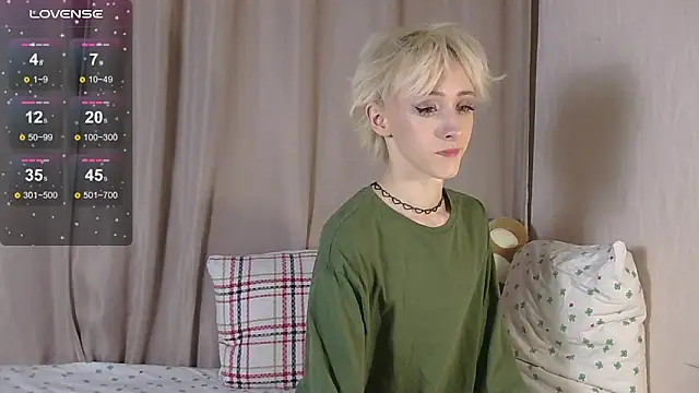 Snapshot of NextVibe_ chatting on February 2026 05:07:02 PM NextVibe online show from February 2026 05:07:02 PM